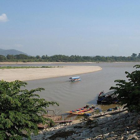 Oyo 359 Golden Nakara Place Chiang Saen Esterno foto