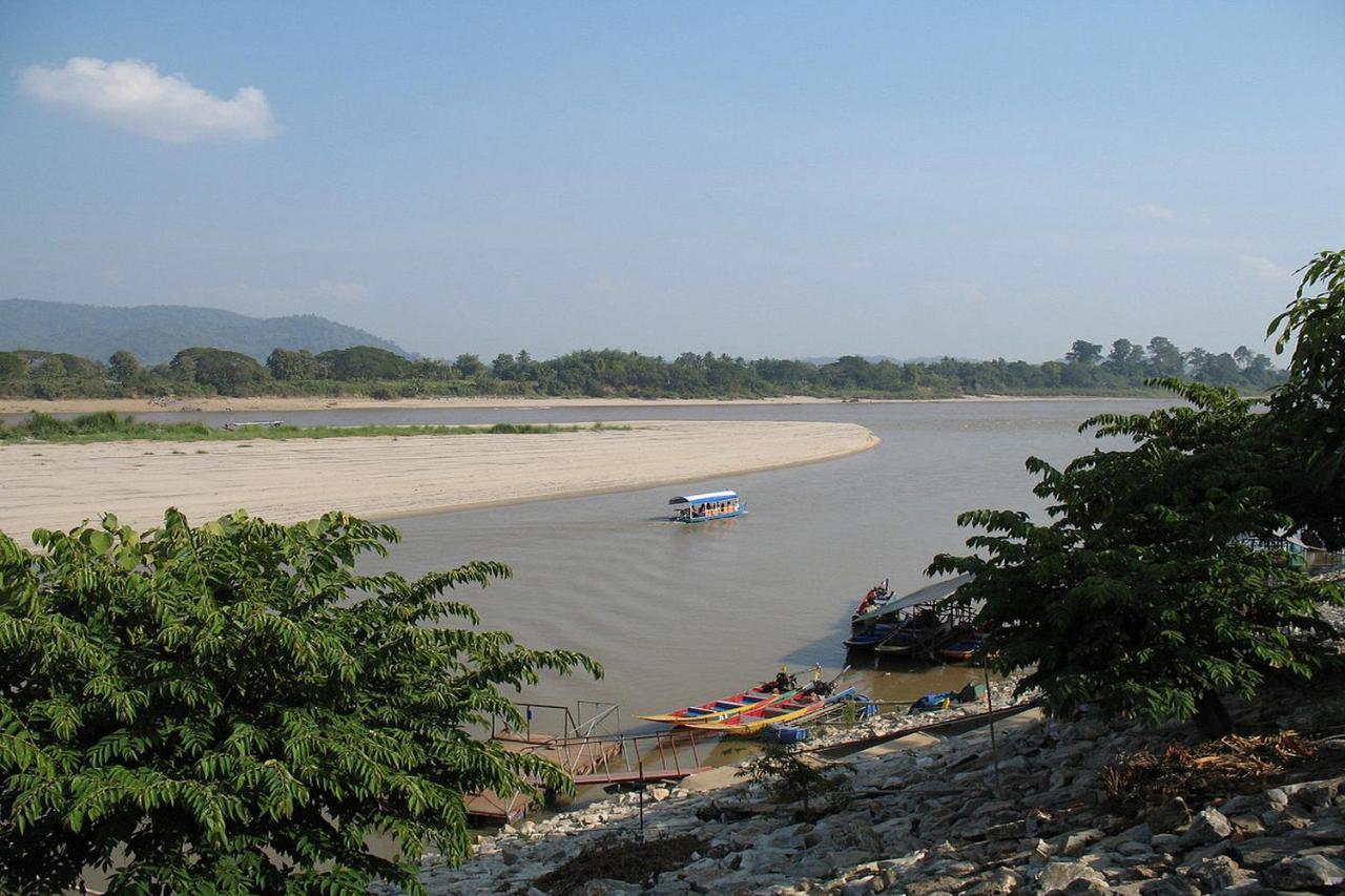 Oyo 359 Golden Nakara Place Chiang Saen Esterno foto