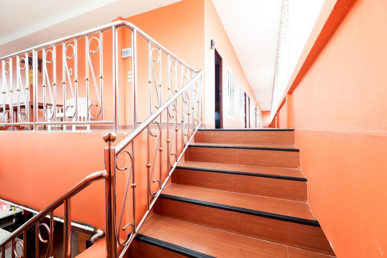 Oyo 359 Golden Nakara Place Chiang Saen Esterno foto